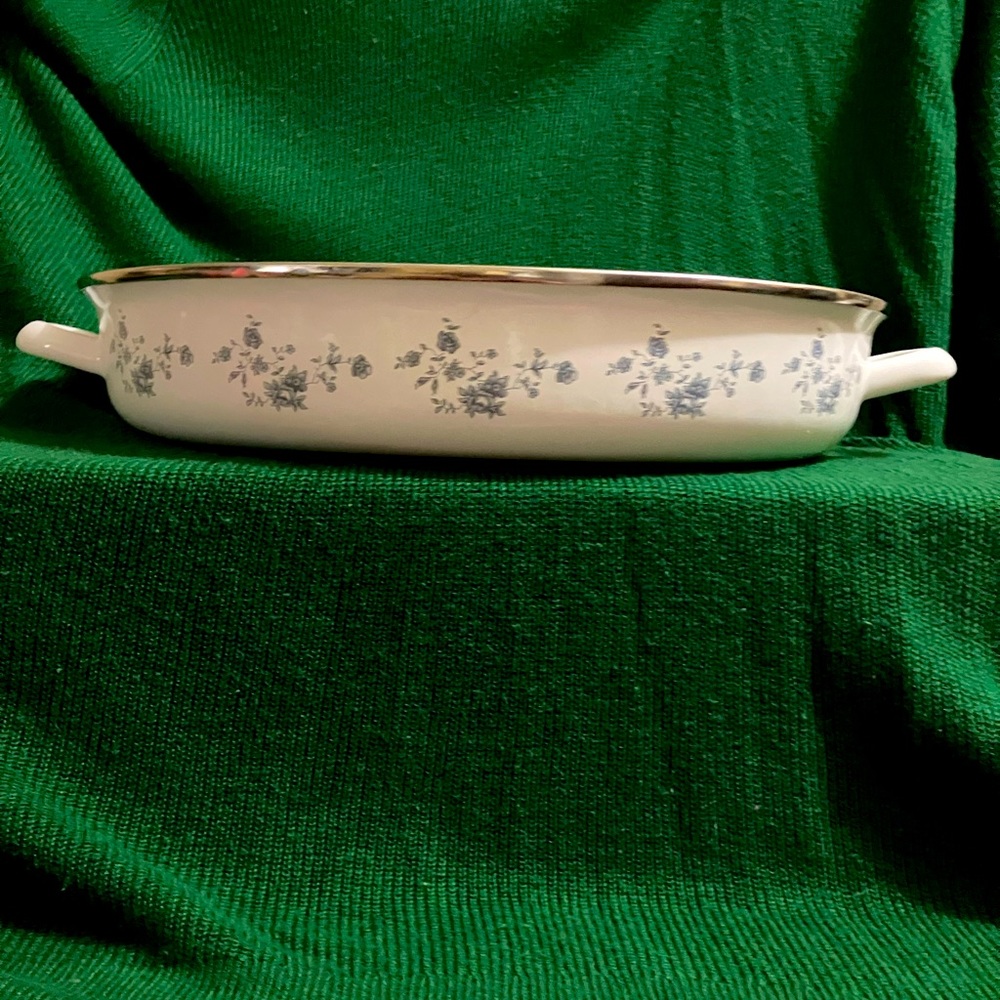 Rare Crowning Touch Oval Roaster